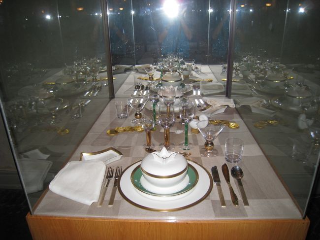 ノーベル賞受賞晩餐会で使用される食器です。