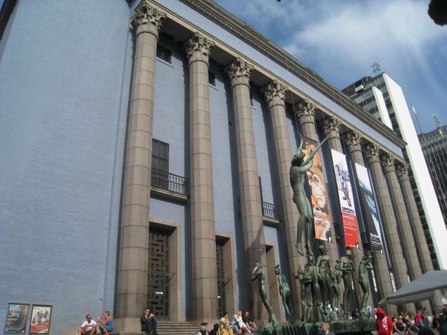 『ストックホルム・コンサートハウス』<br /><br />ノーベル賞授賞式が行われる場所。<br /><br /><br /><br />初日はこのあとＩＫＥＡのシャトルバスを利用してホテルに戻りました。