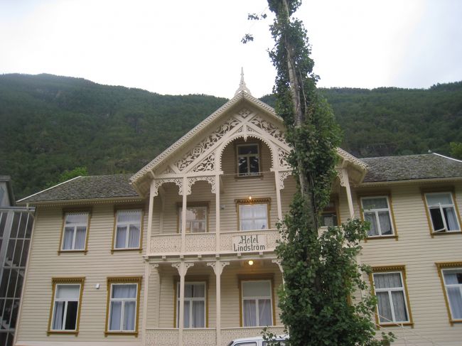 到着。<br /><br />本日の宿『Lindstrom　Ｈｏｔｅｌ』<br /><br />夏のみ日本人がいるとのこと（実際いました）。