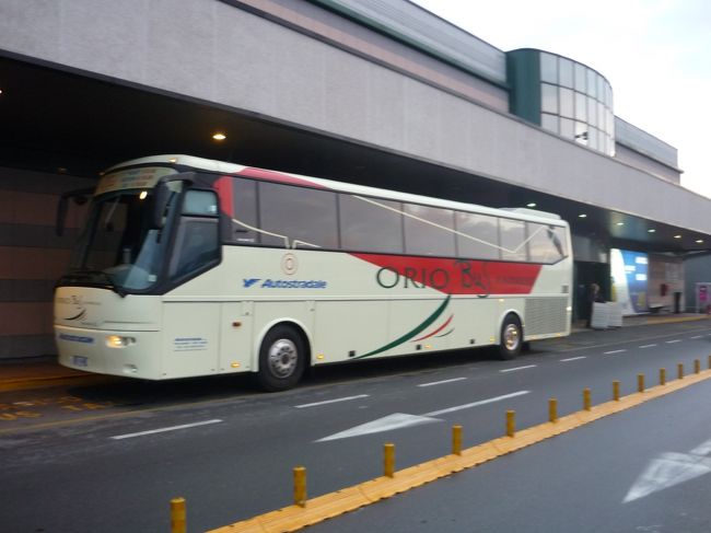 ミラノ〜ベルガモ間はAUTOSTRADALE社のバスともう１社あるみたいです。