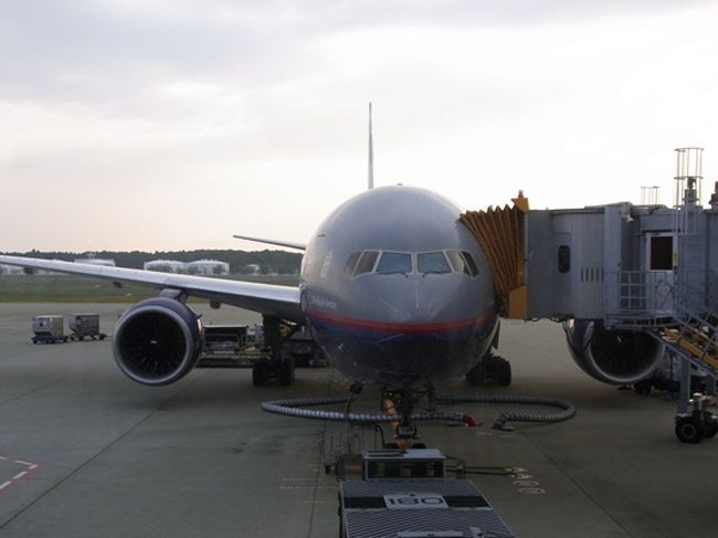 私達がのる機体です。<br /><br />この後喫煙可能なカフェへ入り時間まで過ごしました。