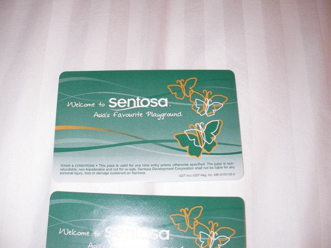セントーサ島へモノレールで行く際のチケットです。<br />島への入場料金1c$が含まれて3c$です。<br /><br />セントーサ内に３つ程度の駅が設けられています。<br />そのモノレールを1日乗りたい放題です。