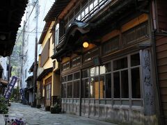 今も旅館を営む美保館（国の文化財）が残っています。
船宿時代に伊藤博文も宿泊した歴史ある旅館です。