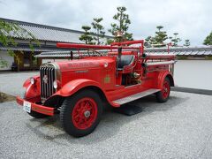 萩博物館の庭に、レトロな消防車を見つけました。
かわいい。