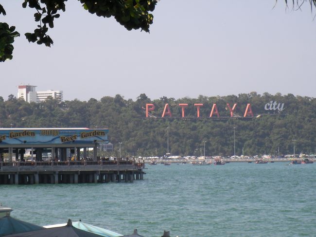 ソンテウで、メインストリートまで移動