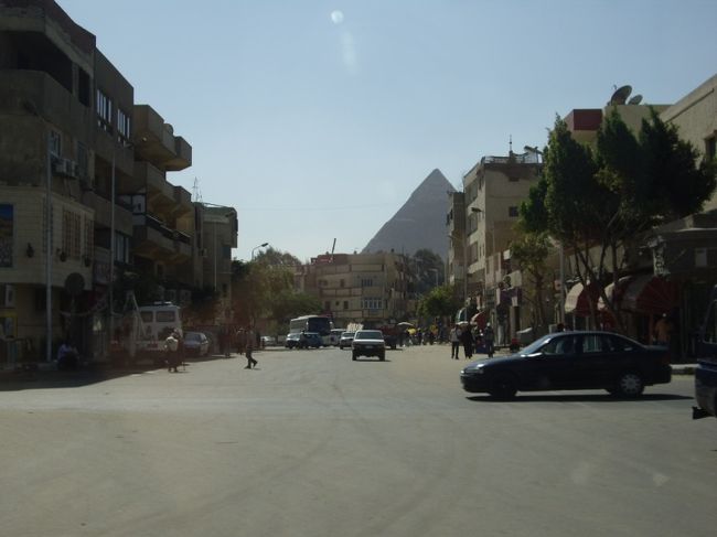 富士山がそびえ立つ富士宮市のよう<br /><br /><br />生活感とのギャップ…