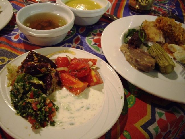 食事はビュッフェ。<br />まーまー<br /><br /><br />船内が冷房で寒すぎてご飯もゆっくり楽しめません。