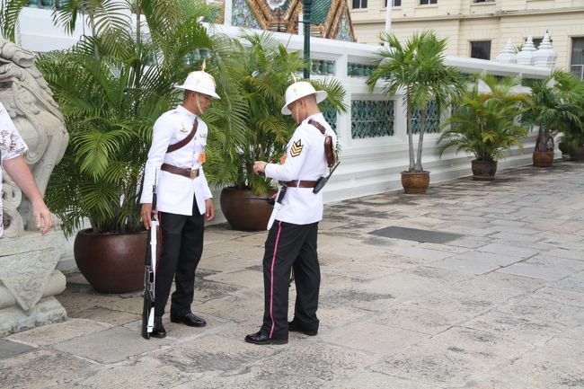 交代かと思ったら無線みたいなのを見せてこれちょ〜し悪いよwみたいなこと言ってたよ