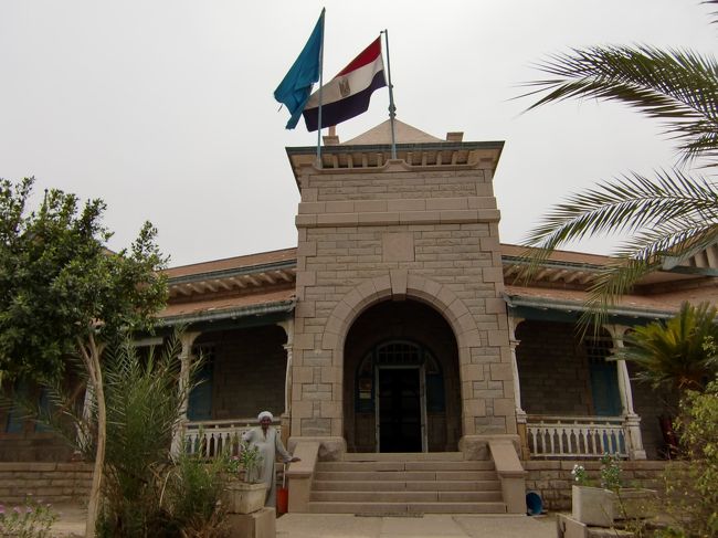 『アスワン博物館』<br /><br />とても小さな博物館です。<br />その中でもちょっと驚いたのは『ガゼルのミイラ』<br /><br />結構リアルな形で・・・すごいです。