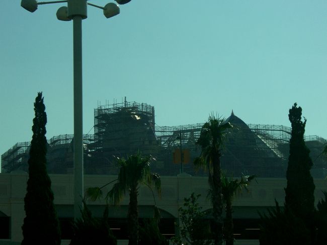 2007年、ランドホテルがまだ建設中に、職員旅行で出かけた時に撮った写真です。<br /><br />貴重な一枚です(*^^)v