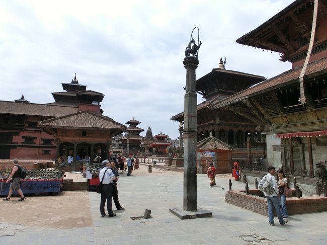 想像していたとおりの寺の建物が並ぶ。