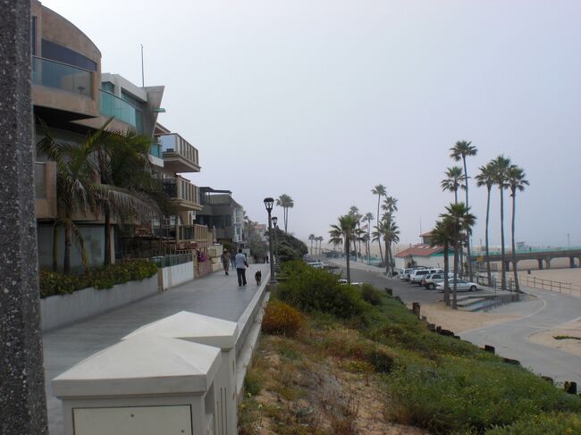 おなかいっぱいになったので少し付近を散歩してから車へ。マンハッタンビーチって意外にいいところだと知りました。