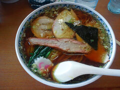 3日間毎日通って食べた、伏龍のラーメン。
『なんでこのシンプルな味を他のラーメン屋は出してくれないんだろう？』
と言いながら食す。