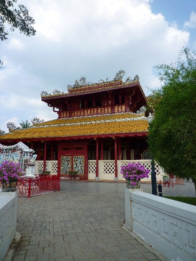 建物内の撮影は禁止だったので、外からぱちり！！<br />中には豪華な螺鈿作りのベットやら何やらありました。 <br />