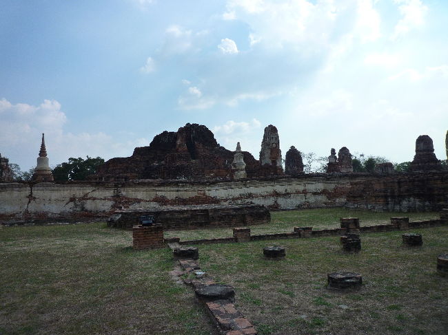 キラキラした装飾が無いと、ヨーロッパのどこかの国の遺跡だよ！！って言ってもわからないような気もします･･･（← 