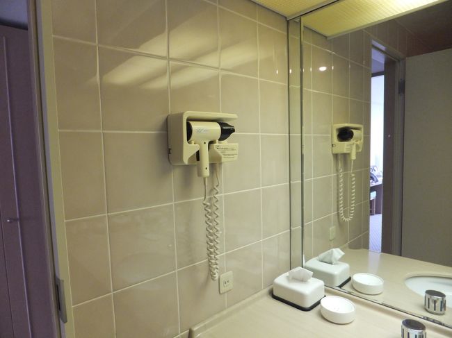 専用のドライヤー。<br />なんだが昭和を感じました。