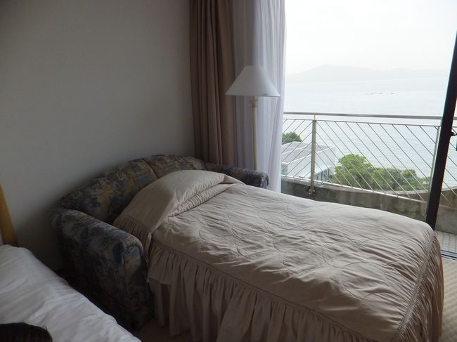 3人部屋だったので、追加ベッドが用意してありました。<br />寝心地はやはりスプリングが固いので専用ベッドに比べれば劣ります。<br />じゃんけんで勝ったので専用ベッドで寝ました。よかった…。