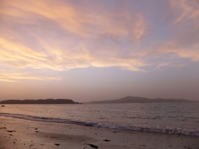 夕暮れ。<br />残念ながら角度が悪く、日の入りを見ることはできませんでした。