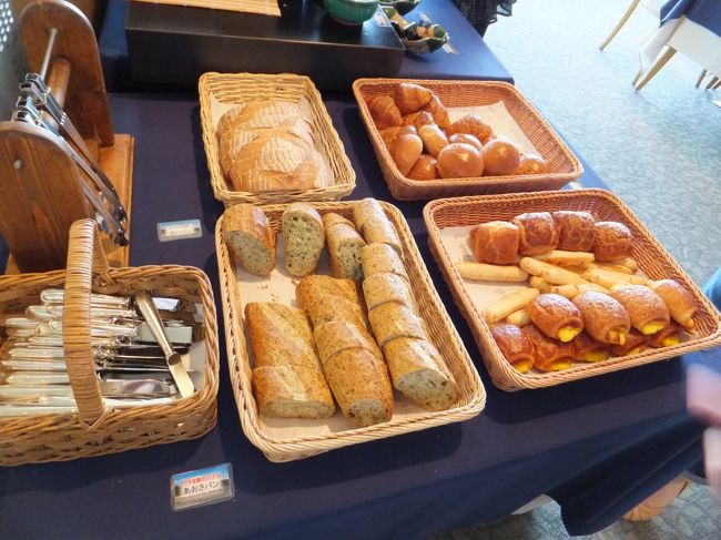 朝食へレッツゴー。<br />会場は夕食を食べた場所と同じでした。