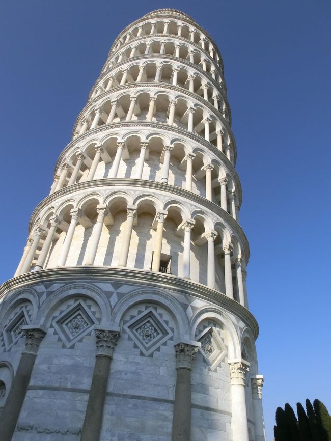 グループ旅行もまた楽し 【新・夢のイタリア8日間】④ 3日目 ピサ 「やっぱり世界七不思議、ピサの斜塔」
