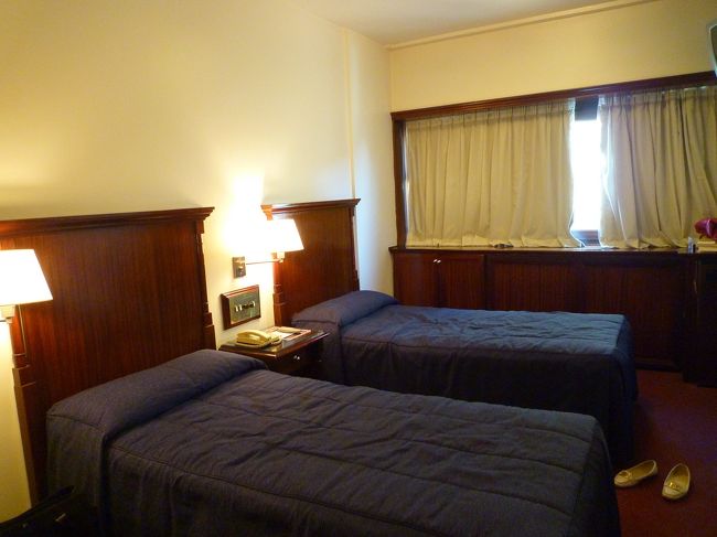 ホテルはプレジデントホテル。コロン劇場のすぐ近くです。<br />クチコミで割と便利が良く、フロントで英語が通じるというので決めました。アルゼンチンはホテルの口コミが少なく、決まるのに時間がかかりました。