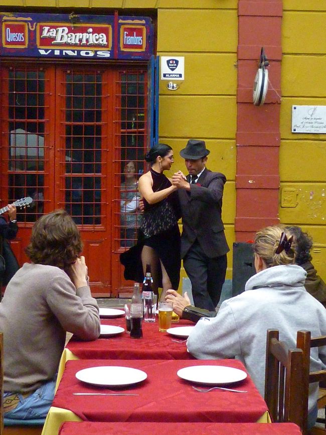 レストランで無料のタンゴショー