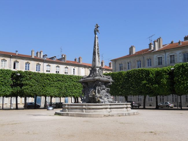 アリアンス広場の内側