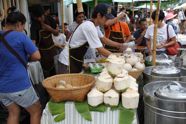 しばらく歩いていると本当に、なにかくらくらしてきていったん座る事に。<br />水も飲んでて大丈夫だと思ったんですけどね