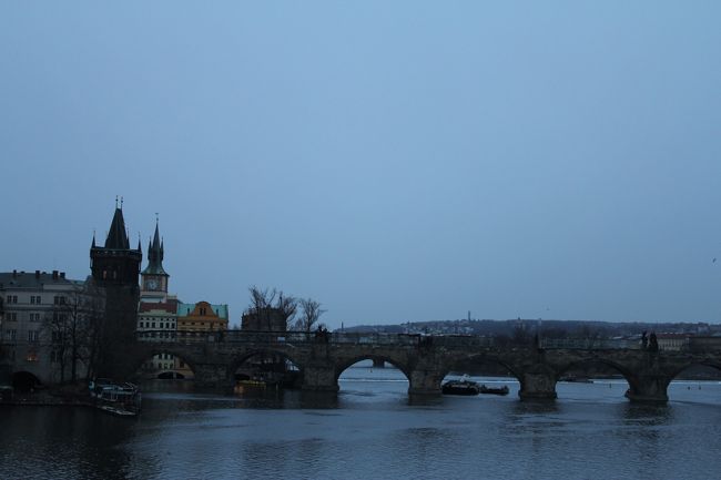 写真を取りにプラハ城の手前まで