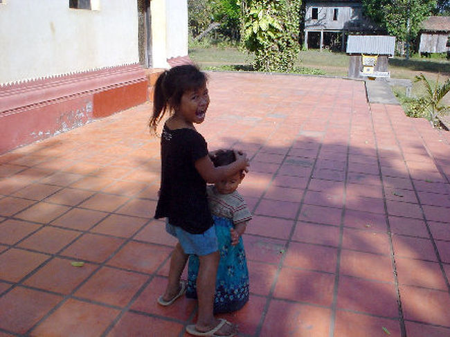 遊びに来ていたおネエちゃんと小さな弟。 