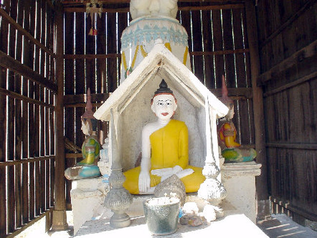 かたわらのカワイイ仏様。