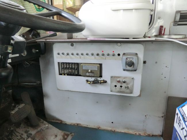 バスの運転席のターミナル、頂きます