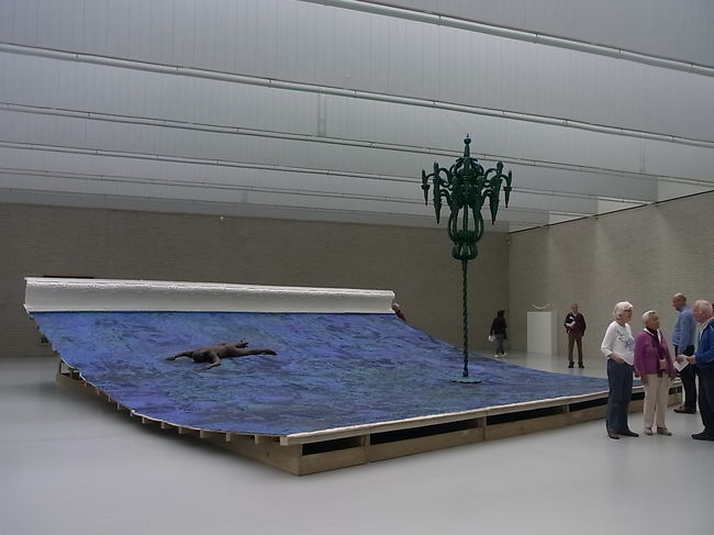 虫の羽の作品エリアです。<br />このブルーはすべて虫の羽です。