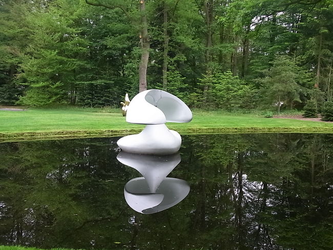 なんとこのオブジェ、1960年代初めには展示されていたいようです。