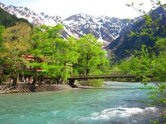 せっかく、ムリして早起きして、こんなトコロまで来てるのに、１時間や２時間コースなんて勿体ないから、約３時間のコースかな。

あ。コースと言っても、コースに名前がついているワケではなく、こことこことここをまわると、だいたい何時間っていう感じなんですけどね。

あ。河童橋だ(^.^)