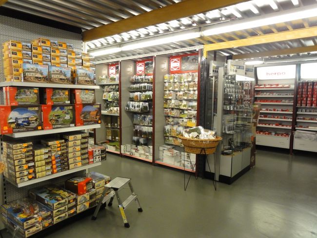 もちろんショップも充実しています。<br /><br />一番多いのはＨＯゲージですが、<br />ＮゲージやＺゲージももちろんそろっています。<br />値段が高いのか安いのかはわかりませんでした。