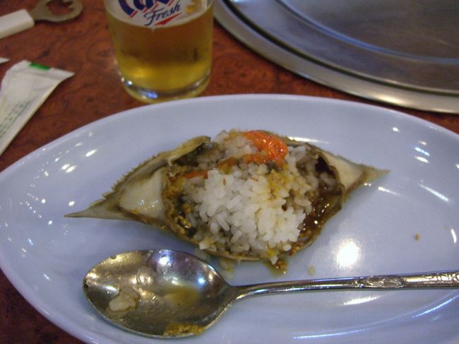 念願のケージャン！！<br /><br />群山オジンオにて頂きました。<br />お姉さんが蟹の甲羅にご飯を乗せて食べやすくしてくれます♪