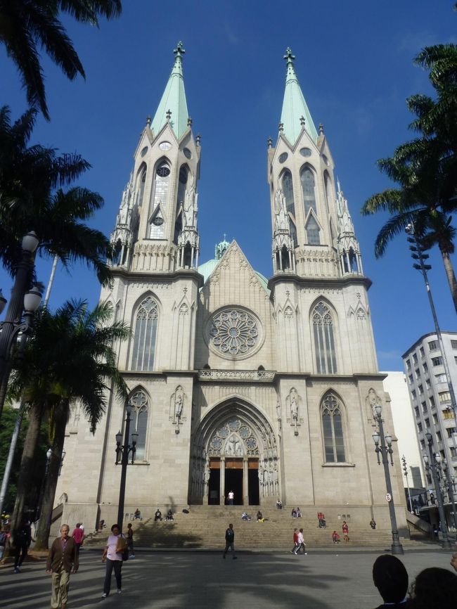 カテドラル・メトロポリターナへ