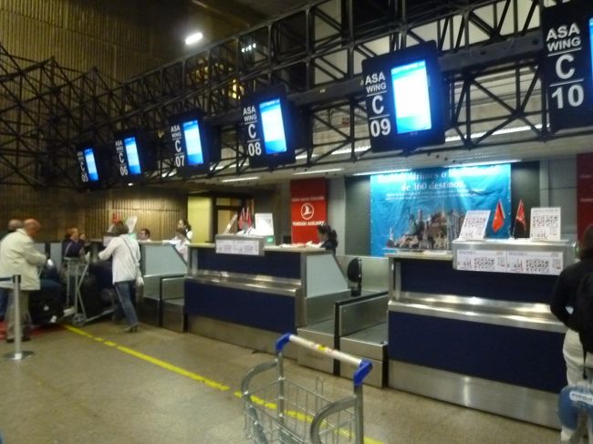 荷物をピックアップしてチェックインをすませたら