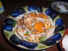 夕食は那覇の「ゆうなんぎい」
ここのふーチャンプルは最高です。