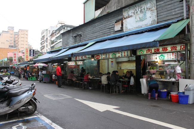 食べ物や多すぎる。<br />そして四六時中物食べてる人。<br />しかし、何故台湾人は細いのだ。