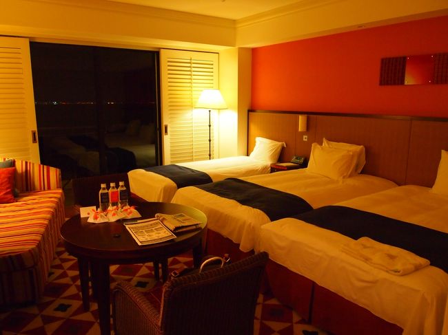 今回のお部屋は、７階のプレミアツインです。<br />パティオと海の両方が見えるこのお部屋がお気に入りです♪