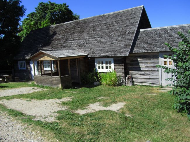 古そうだけど立派な家