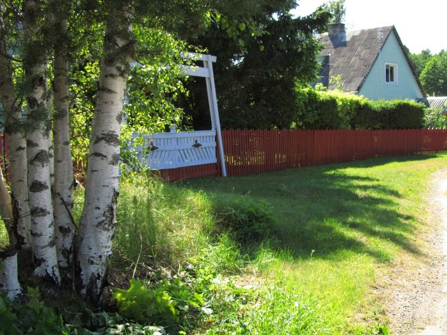 白樺のある村の一角