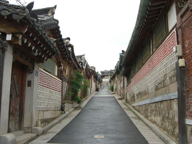 この辺りが嘉会洞３1番地。<br /><br />北村韓屋村の家並みをぶら〜っと歩きます♪<br /><br />