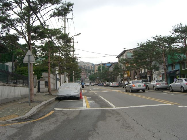 ウロウロして、今度は嘉会路の右側に行きます。<br /><br />