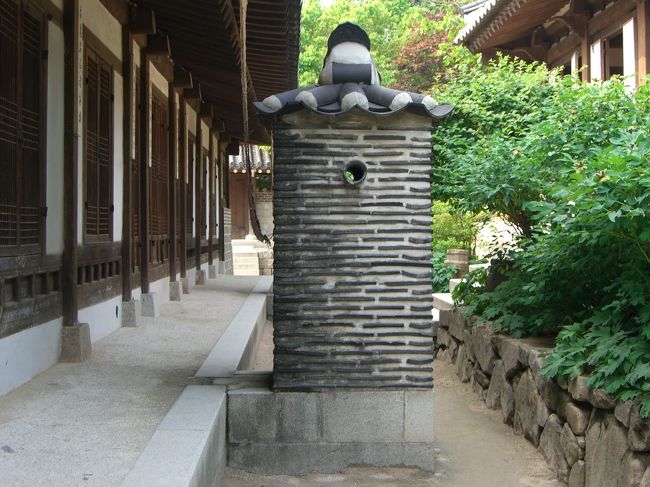 煙を出す煙突。