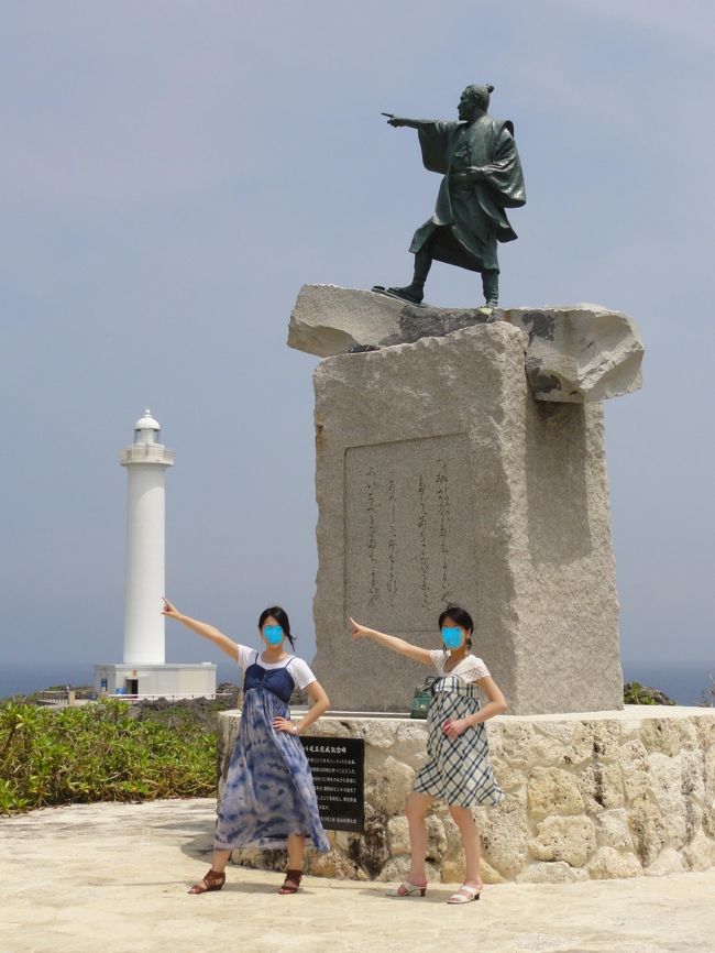 泰期像（たいきぞう）<br /><br />読谷村に住んでいた泰期は、１３７２年　中国（明）への貿易船を出して<br /><br />大交易時代を切り開いた人物。<br /><br />沖縄で商いで成功し富を築いた。商売の神様と呼ばれています。<br /><br />像は等身大の高さで中国　福建省を指しています。<br /><br />２人の女性の指差しは少し上方を指していますよ。<br /><br />広東省かしら！<br /><br />お父さん、　更に沖縄本島を北上します。<br /><br /><br />娘より！<br /><br /><br />hama         海外にて