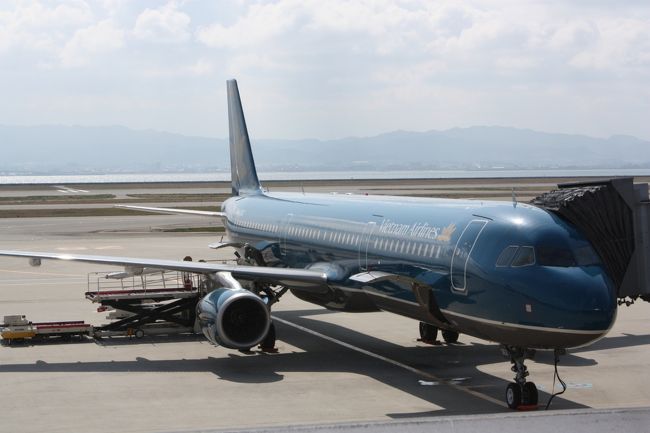 KIX-HAN VN945 10:30発<br />初のベトナム航空。いつも思うけどデザインがかっこいい。