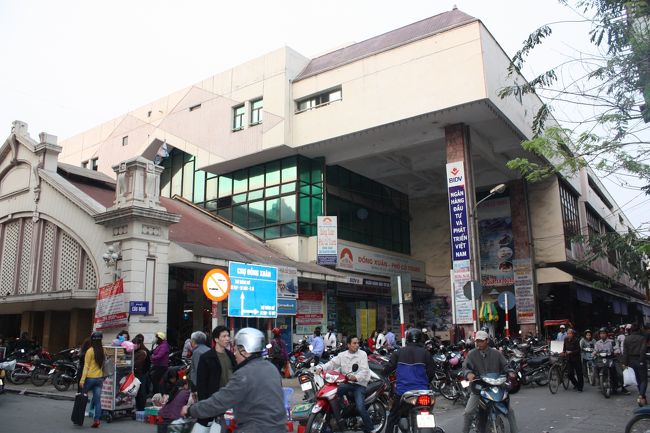 ドンスアン市場へ